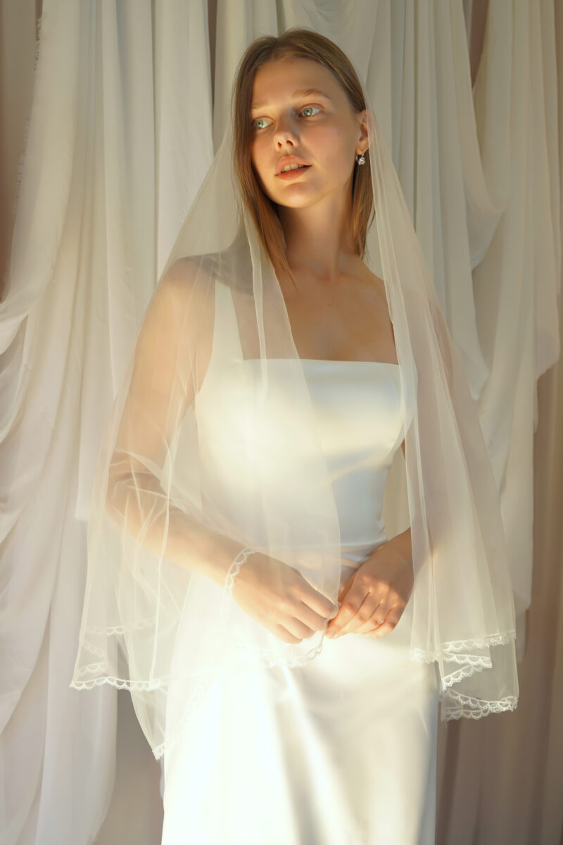 הינומה קצרה תחרה